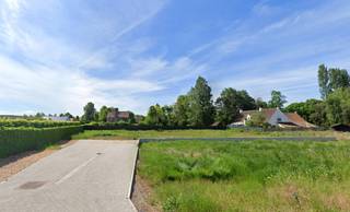 Bouwplannen? Realiseer jouw droomvilla op deze uitstekende bouwgrond (lot 1) van 627 m², gelegen in de Strandlaan in Sint-Idesbald, een dorp...