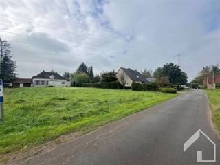 BOUWGROND VOOR OPEN BEBOUWING, gelegen in de Venstraat tussen nummers 5 en 7 in een landelijke omgeving. Het perceel is 1.148 m² groot en heeft...