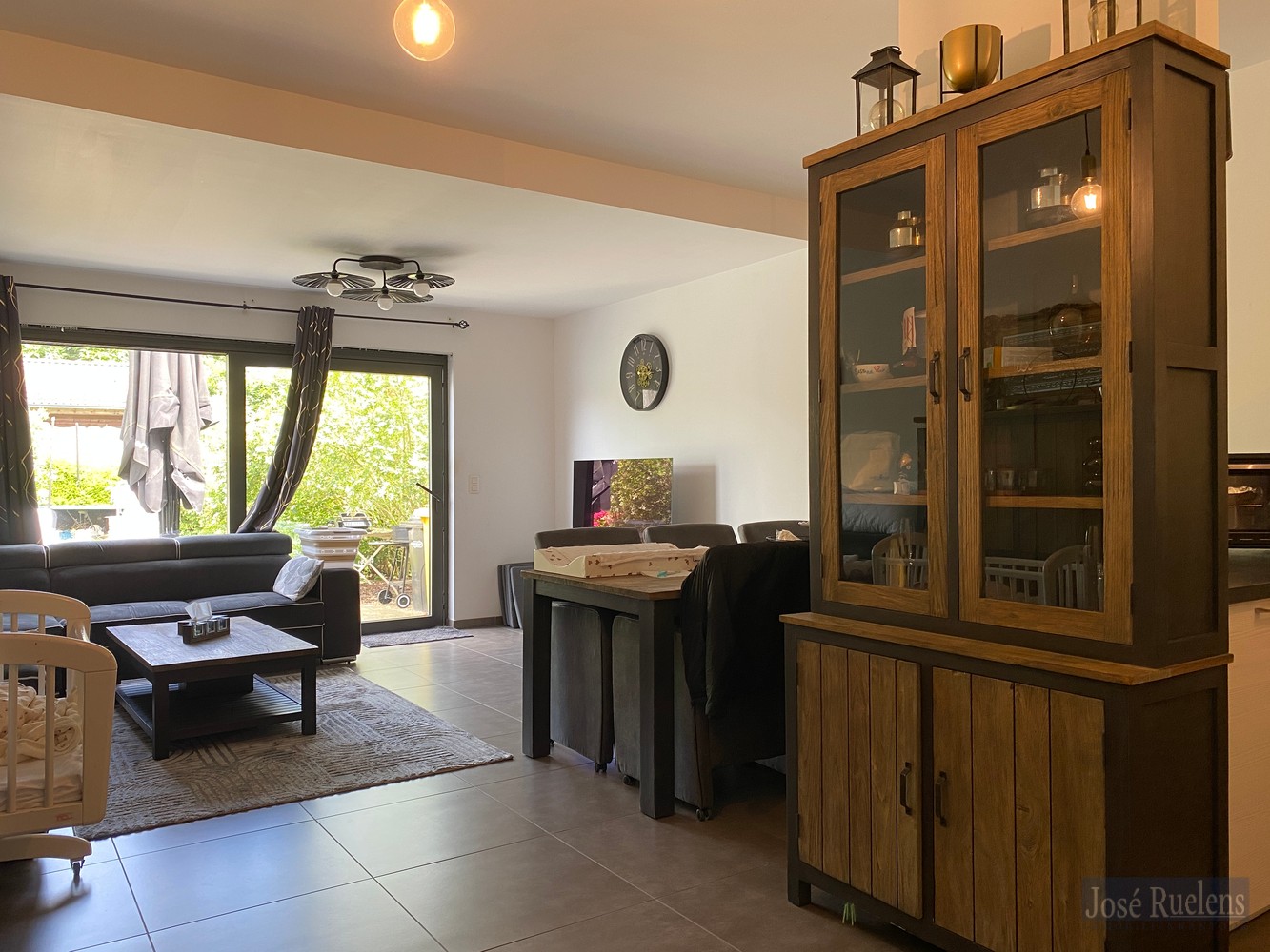 Leuk gelijkvloers 1-slaapkamer appartement met aangename tuin. - foto 5