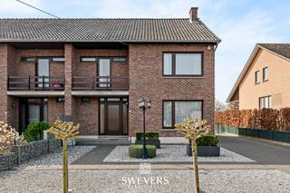 Voor meer info en foto’s, surf naar www.swevers.be – Deze ruime woning op Zevenboomkensstraat 34 in Alken verrast met haar veelzijdige...
