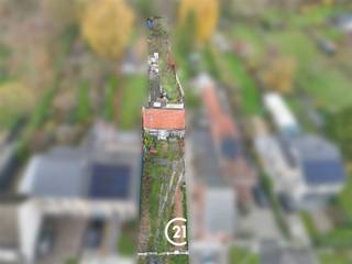 <p>Op een vlot bereikbare locatie langs de Noordlaan in Wetteren bevindt zich dit interessante perceel met een bestaand, te slopen pand. Een unieke opportuniteit voor wie op zoek is naar een grond met toekomstmogelijkheden.</p><p>De verdere ontwikkelingsmogelijkheden dienen afgetoetst te worden aan de geldende voorschriften en in overleg met de bevoegde instanties.</p><p>Bent u op zoek naar een perceel met potentieel en een vlotte bereikbaarheid? Dan is dit een opportuniteit die zeker uw aandacht verdient.<br />Aarzel niet en contacteer ons vandaag nog.</p>