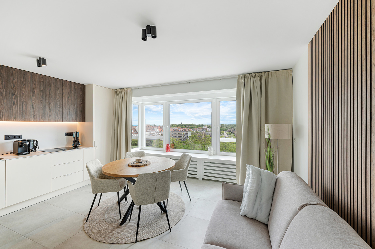 Volledig vernieuwd appartement met open zichten achter de Zeedijk - foto 3