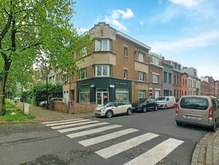 Appartement op de tweede verdieping, gelegen op een centrale ligging in de Venneborgwijk. De brede groene straat verwijst naar het...