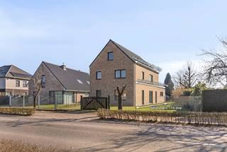 Prachtig stuk bouwgrond (+- 661m²) voor open bebouwing gelegen in een kindvriendelijke buurt. De bouwgrond is reeds verkaveld en de...