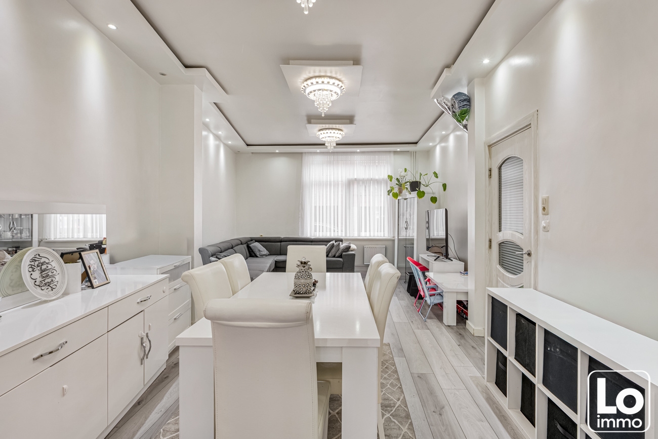 Ruime gesloten woning op een toplocatie in Sint-Amandsberg en nabij het centrum van Gent! - foto 4