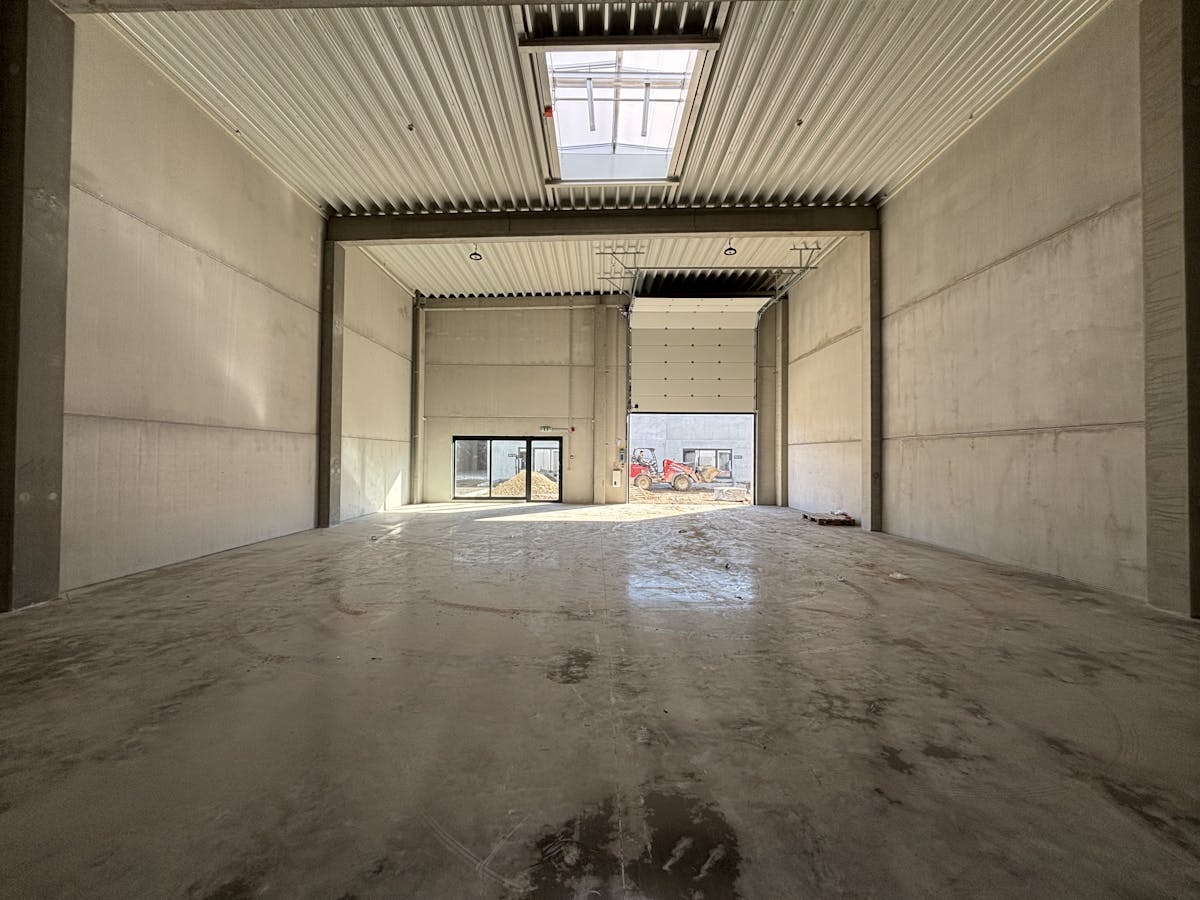 Nieuwbouw KMO-unit van 200 m² te huur in Sint-Truiden - foto 3