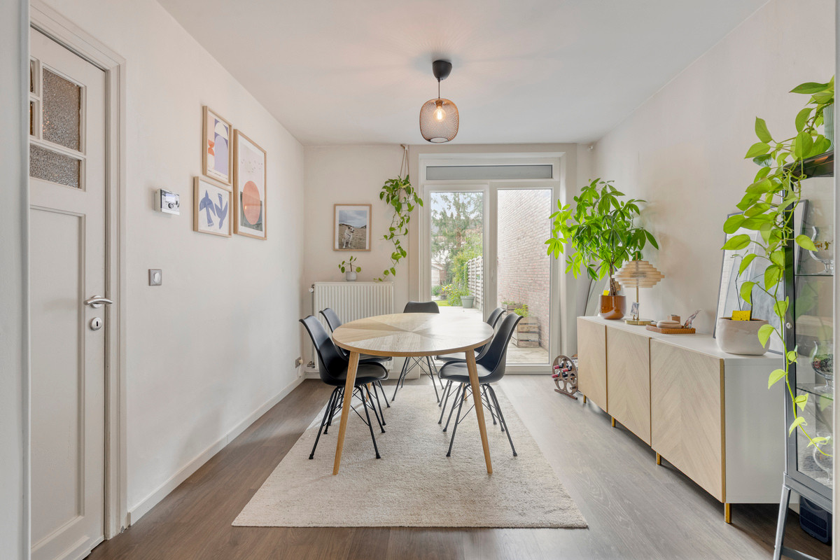 ST-ANDRIES: INSTAPKLARE WONING MET 4 SLPKS EN ZONNIGE TUIN! - foto 4