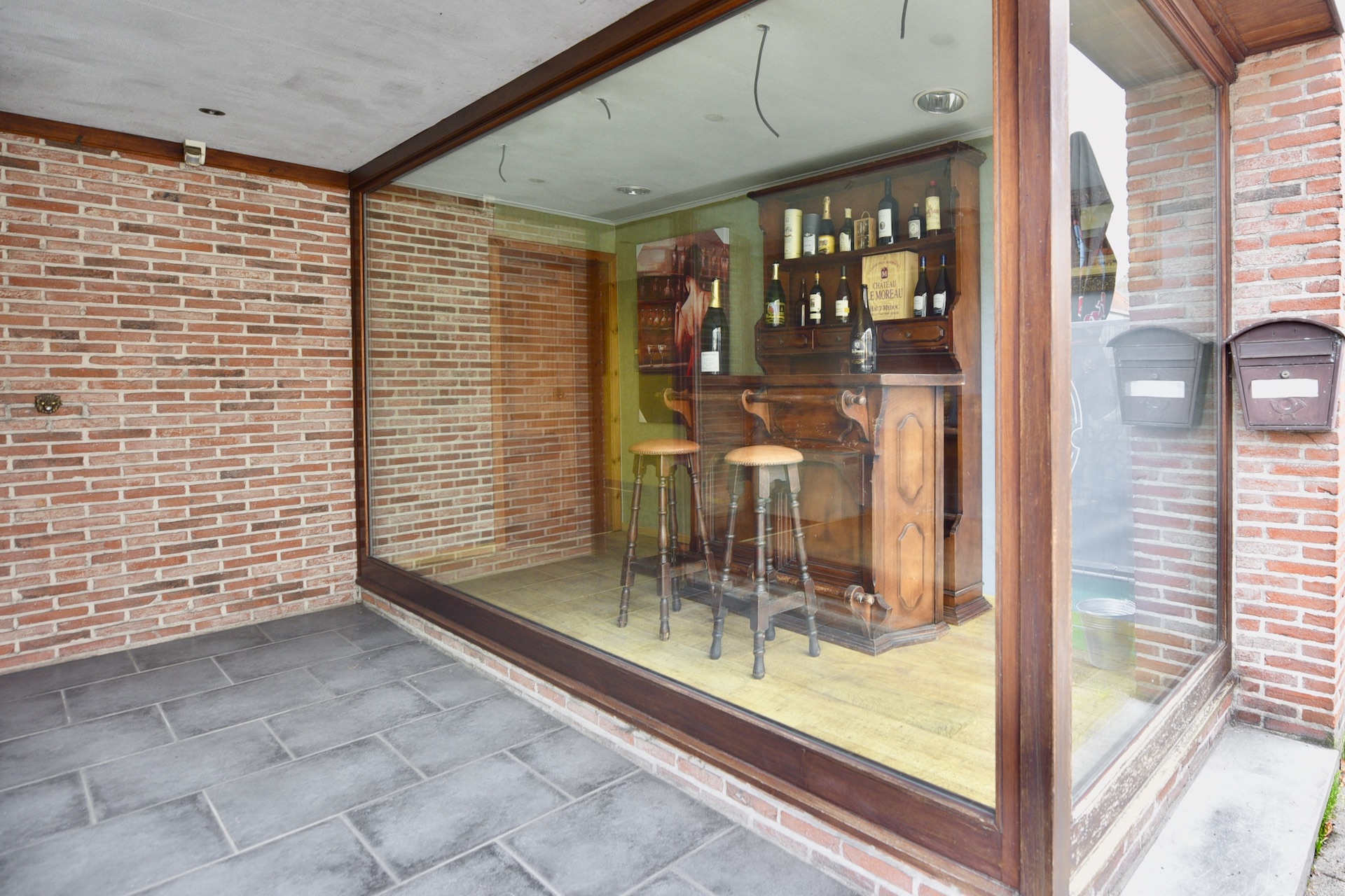 Te renoveren handelspand met woonst en 4 slpk voor 189000 EUR - foto 2