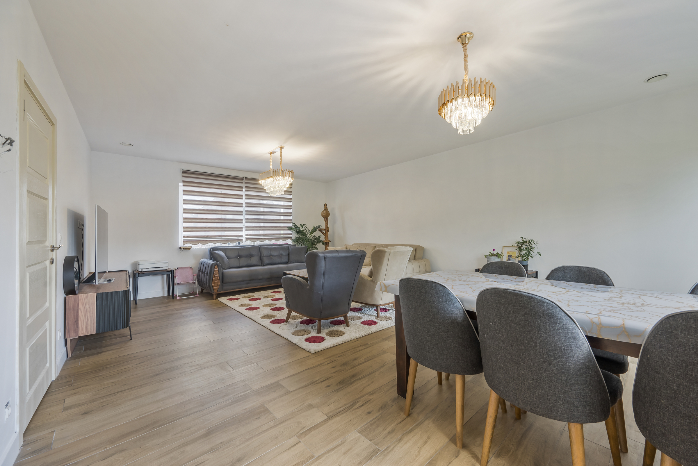 Ruime en instapklare woning met garage in hartje Grembergen - foto 1