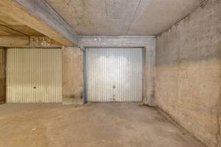 Ce garage box est à vendre dans la Heistraat en plein centre de Wilrijk. Le box garage est situé sous le centre commercial De Bist et De...