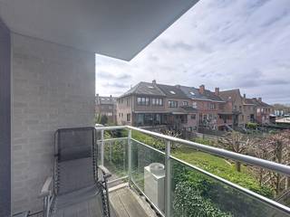 Te huur: modern open appartement in Strombeek-Bever, op een centrale locatie nabij openbaar vervoer en scholen.Dit appartement, gebouwd in 2014,...
