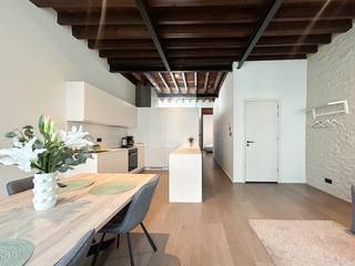 Welkom in dit charmante en lichtrijke 1-slaapkamer appartement, ideaal gelegen in het hart van Antwerpen, aan de bruisende en...