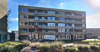 Voor een afspraak bel Kim 0473 72 33 62Appartement met afgesloten garage in de kelderverdieping en met 3 slaapkamers op de eerste verdieping  in het...