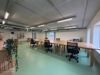 Fantastically located new offices of 431 m² for sale near the city centre of Ghent, the R40 and Gent-Dampoort station. Very easy access by public transport: Gent-Dampoort station is just 1.2 km away.<br /><br />The ready-to-use offices with an industrial loft style are located on the first floor in the "Boma Business Center" and are equipped with solar panels, heat pump, air conditioning, lighting, sanitary facilities, access security, ... Also presence of a communal roof terrace and green outdoor area with dining facilities. Other surfaces also possible. Available immediately. Ample parking space and covered bicycle storage.<br /><br />Contact PANORAMA for further information or a no-obligation site visit on 09 225 09 02.
