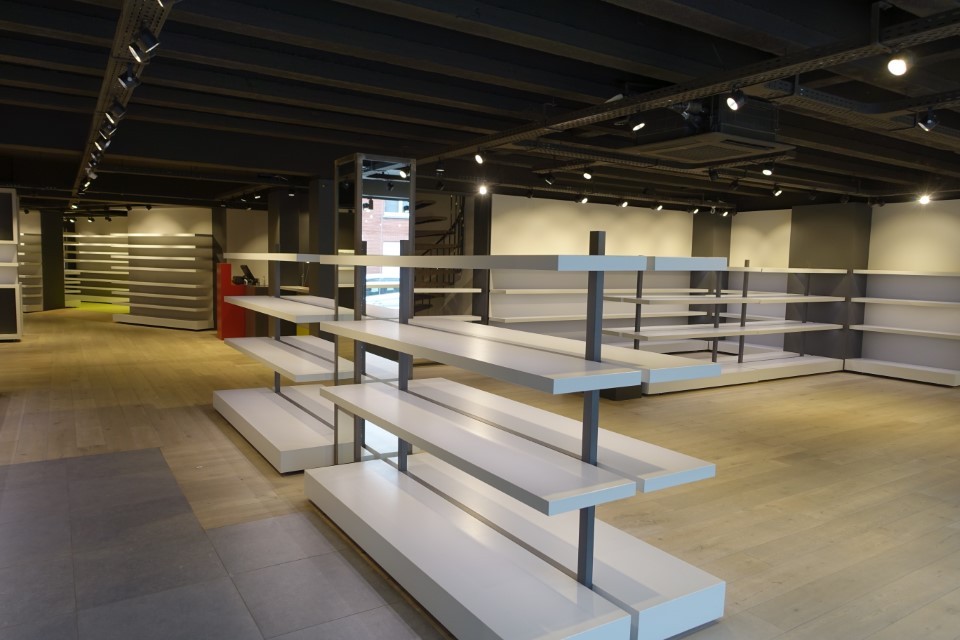 Ruime handelszaak (ca. 290m²) met grote visibiliteit - foto 5