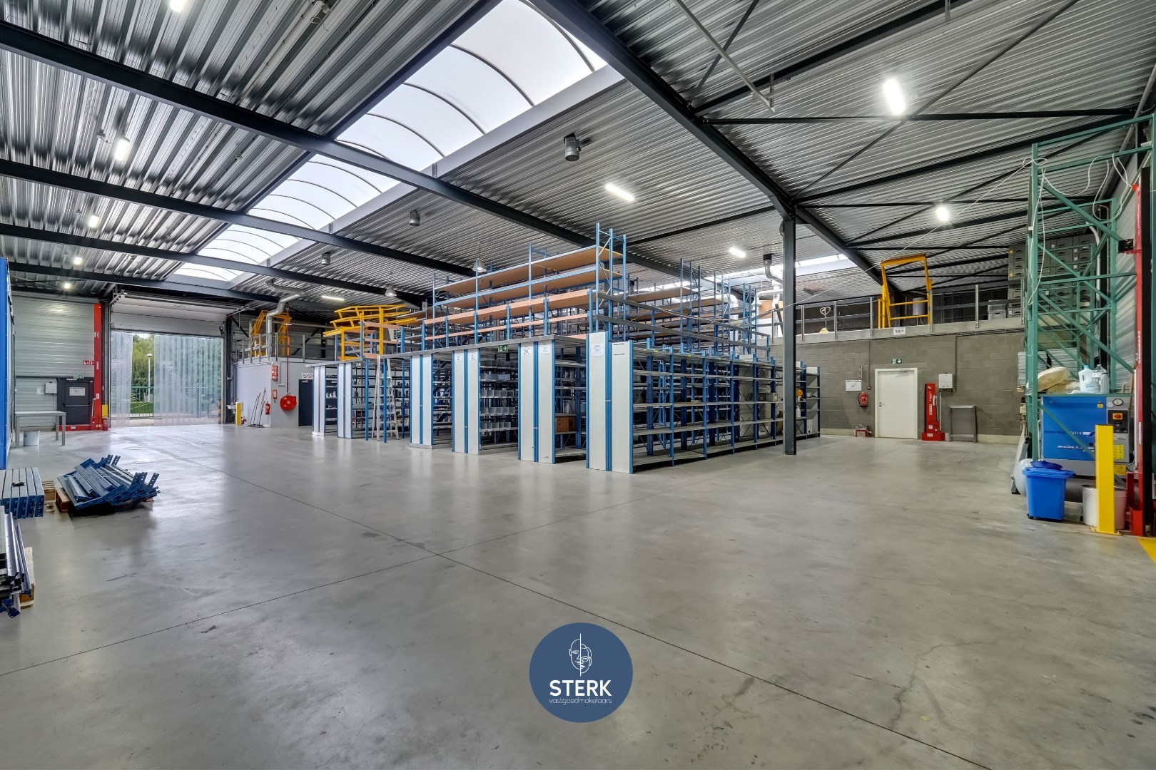 VEELZIJDIG INDUSTRIEPAND MET INSTAPKLAAR APPARTEMENT TE MAASMECHELEN ! - foto 2