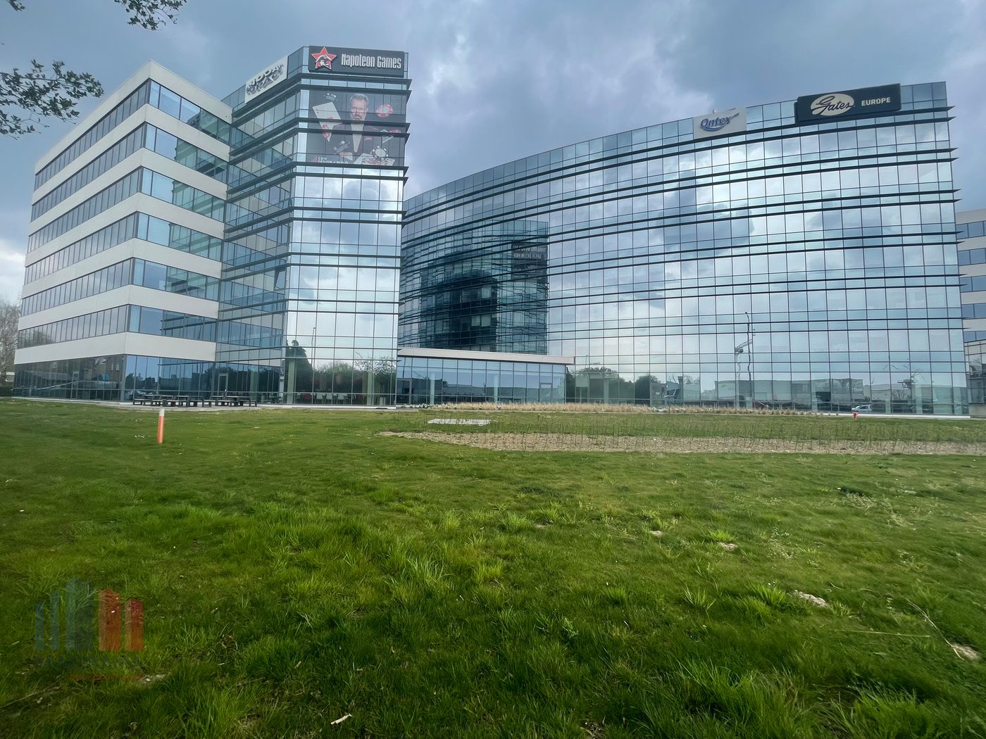 160 m² high-end kantoorruimte op toplocatie LANGS E40 in Aalst. - foto 4