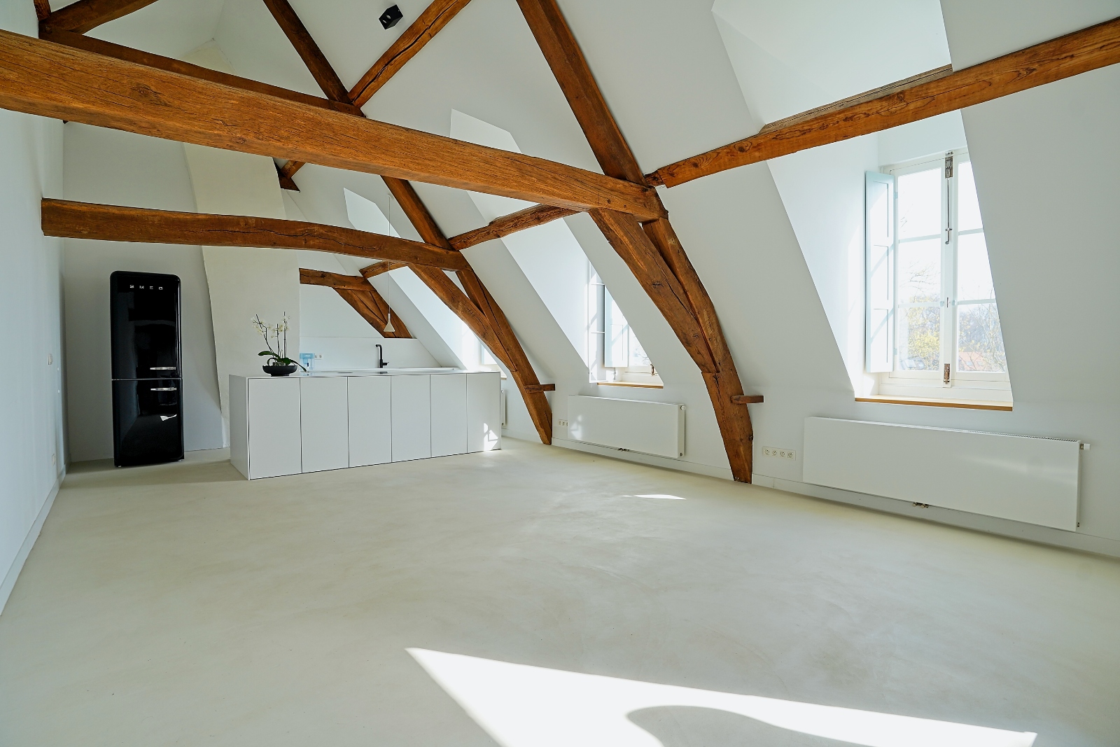 Karaktervol, luxe appartement in gerestaureerd historisch abdijgebouw gelegen in ommuurd park van 2,5 hectare. - photo 3