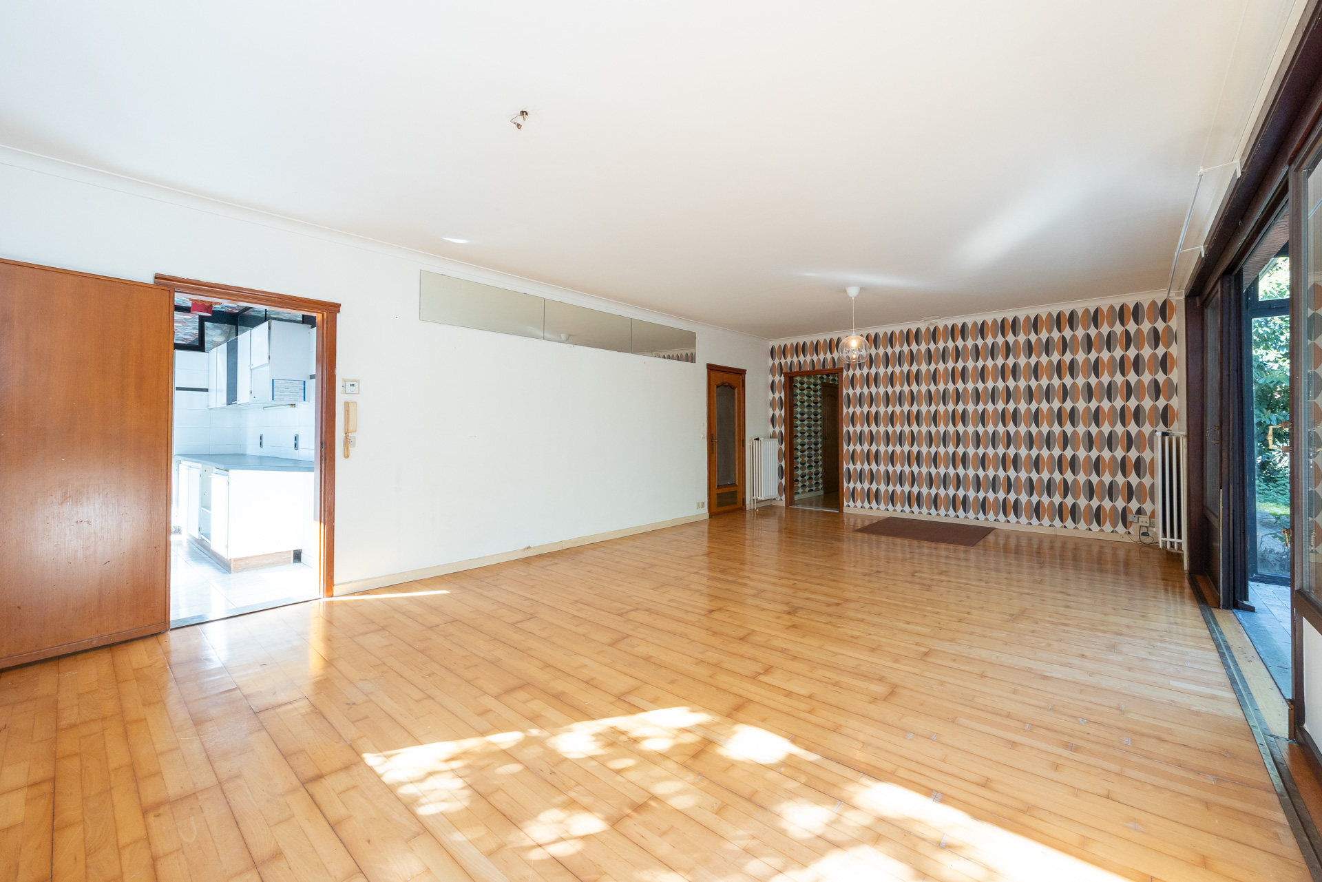 Ruime, te renoveren laagbouwvilla in doodlopende straat. - foto 4