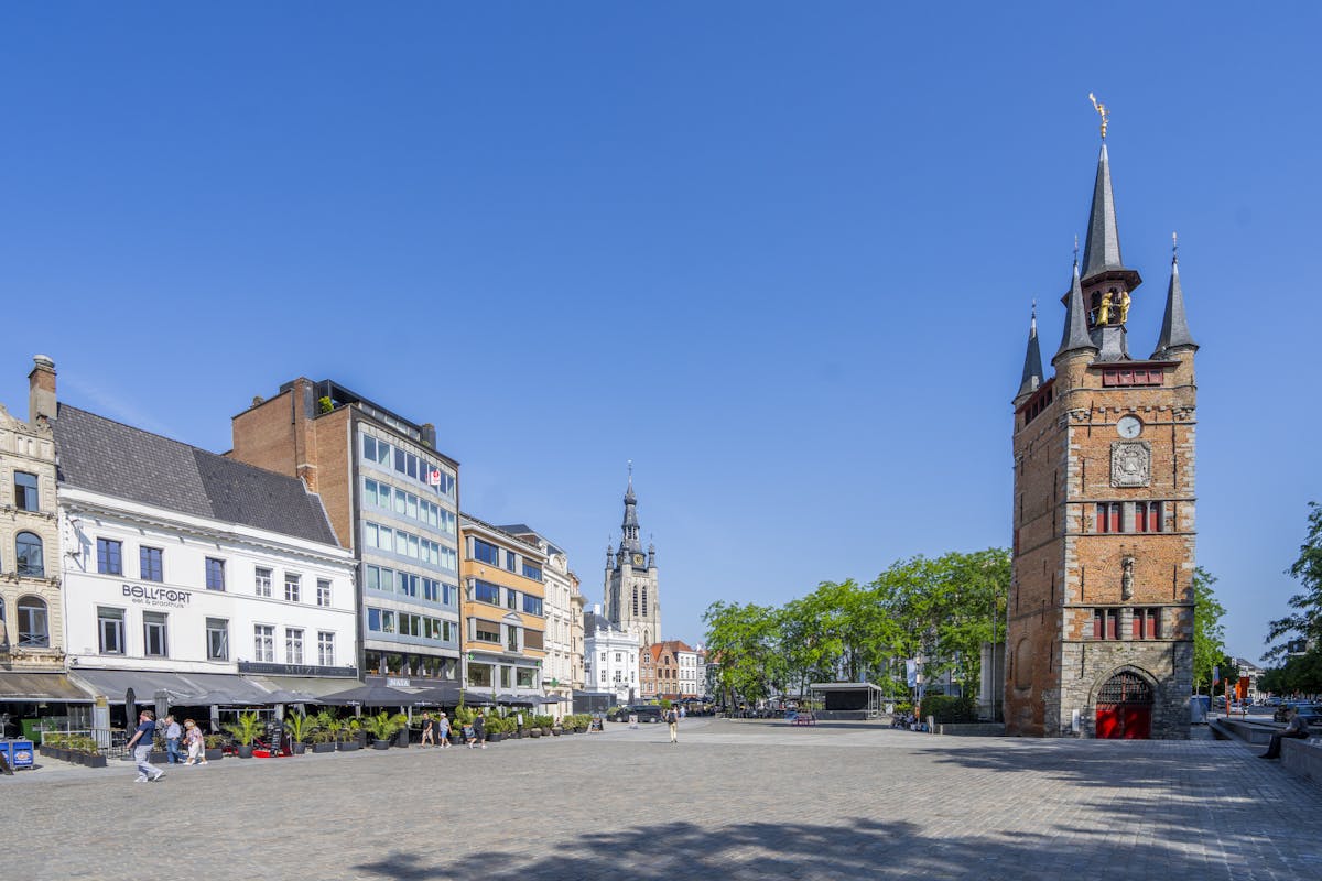Ruim Appartement met zicht op de Grote Markt van Kortrijk - foto 3