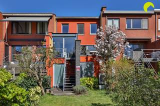 Journée d'exposition le 9 mai - inscription obligatoire.  Enchères possibles jusqu'au lundi 11 mai 18h. Près du centre d'Edegem, mais toujours dans...