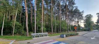 - OPTIE - prachtige bouwgrond voor open bebouwing te koop in Balen-Wezel.<br /><br />De grond is gelegen in een residentiële buurt, recht tegenover kleuter- en basisschool De Bosmier. Het perceel ligt in een rustige straat maar toch heel dicht bij de Zuiderring en het centrum van Balen, Mol en Lommel. U kan bovendien genieten in de privacy van uw zuidwestelijk gerichte tuin die aansluit op het natuurgebied.<br /><br />De bouwgrond maakt deel uit van de goedgekeurde niet-vervallen verkaveling V72/19 van 05/03/1973. De verkavelingsvergunning, het goedgekeurd verkavelingsplan en de stedenbouwkundige voorschriften zijn beschikbaar op aanvraag.<br /><br />Lot1:<br />totale oppervlakte: 1.172 m²<br />perceelbreedte aan de straat: 23 + 41 meter (hoekperceel)<br />perceeldiepte van het perceel: 33 meter<br />prijs: € 174.500<br /><br />Het perceel is momenteel in optie.<br /><br /><br />