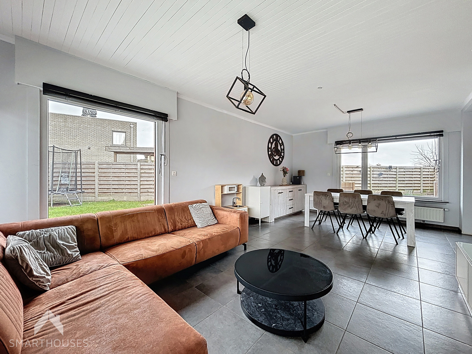 instapklare woning met 3 slpks, garage en 3 parkeerplaatsen - foto 2