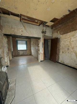 Dans la Sluizenstraat à Bredene, cette propriété regorge de potentiel - une opportunité idéale pour ceux qui rêvent de leur propre maison,...