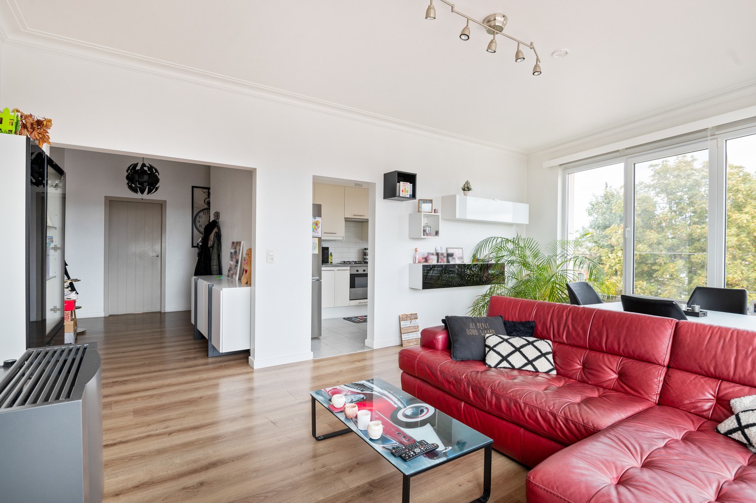 Verzorgd, centraal gelegen appartement met 2 slaapkamers te Niel - foto 2