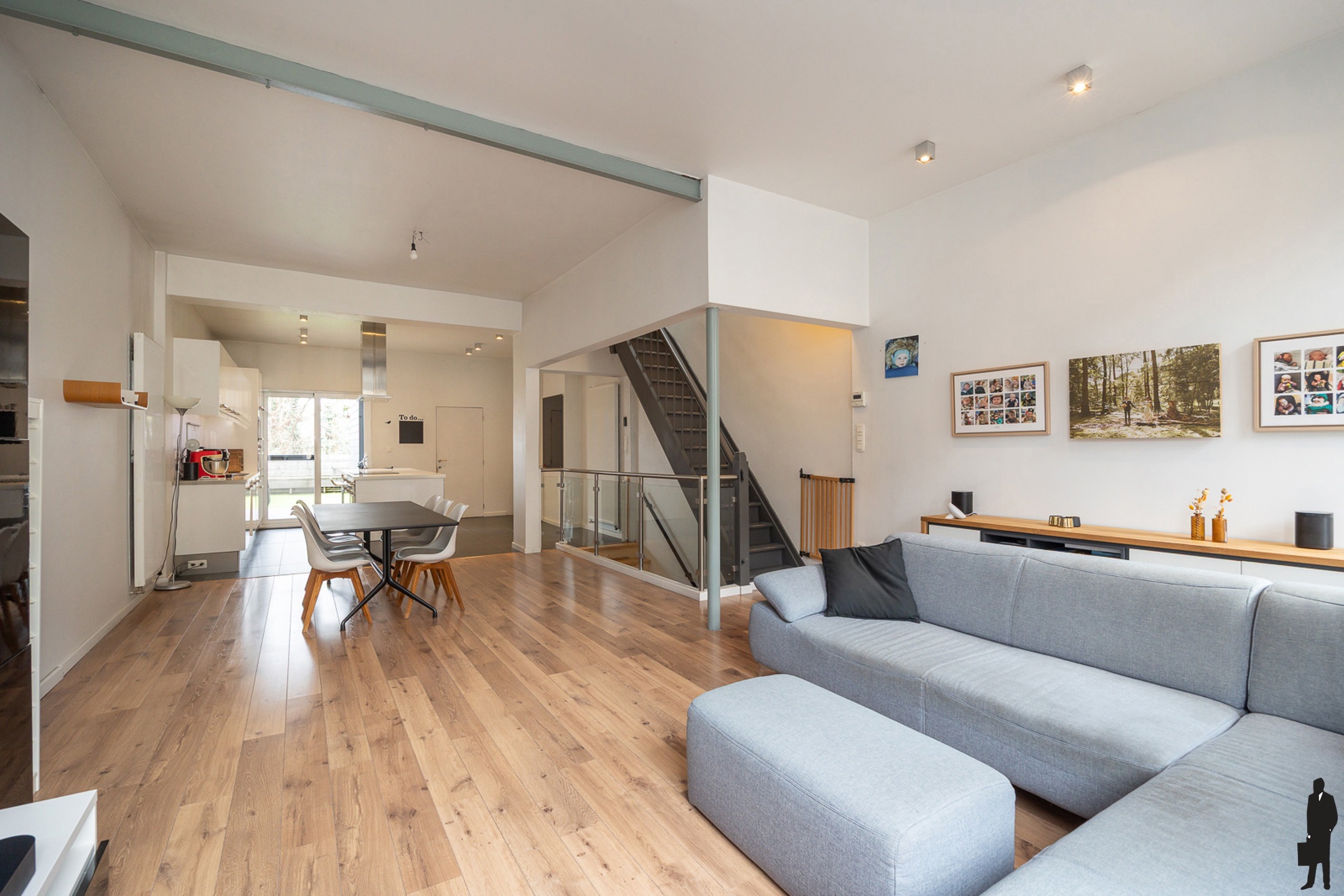 Ruime bel-étagewoning met 3 staanplaatsen en terras - foto 2