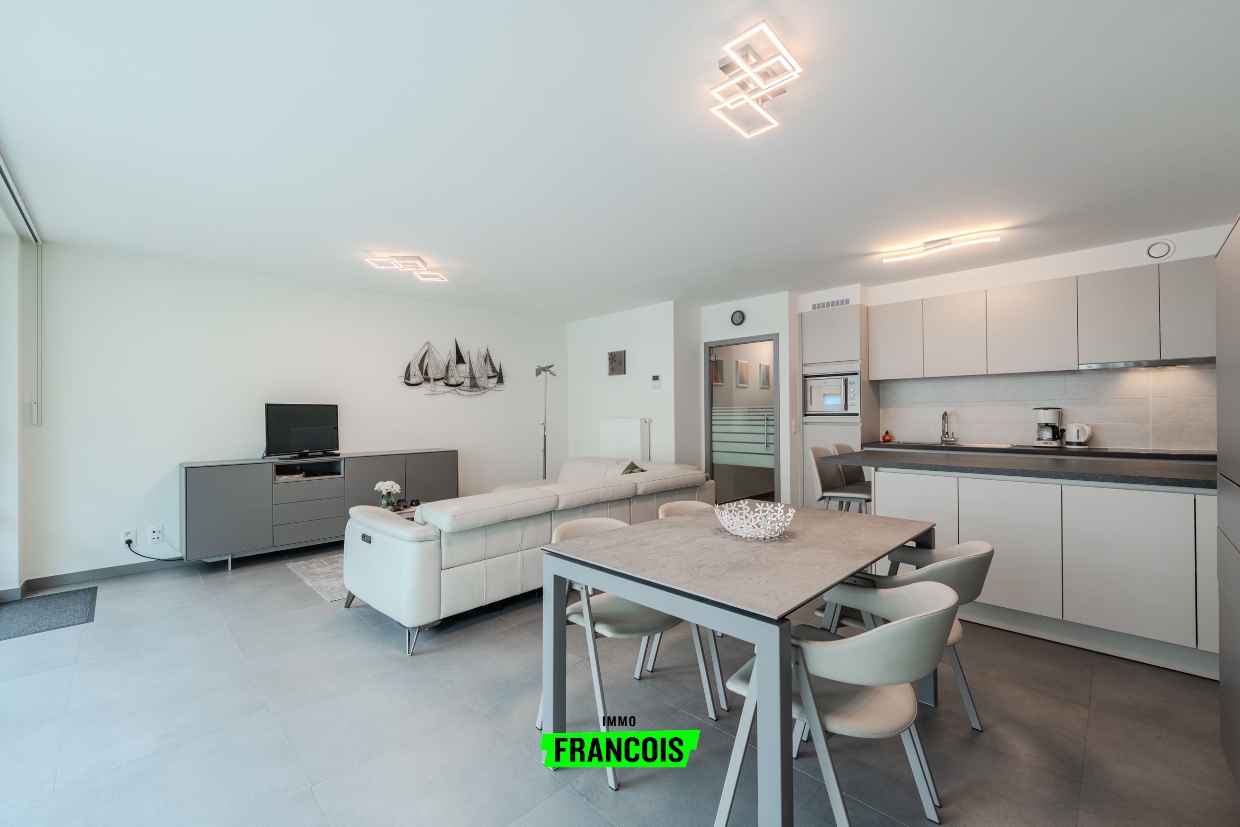 Gemeubeld recent appartement (2019) met 2 slaapkamers en ruim zongericht terras in centrum Middelkerke - foto 3