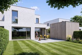 Dit nieuwe woonproject met<strong> 13 gezinswoningen</strong> bevindt zich op een fijne en rustige ligging in de <strong>Heggenstraat in Peer</strong>, vlakbij het centrum. Alle voorzieningen zoals scholen, winkels, horeca, sport en cultuur zijn eenvoudig te voet of met de fiets bereikbaar. Het project wordt omringd door een groene en aangename omgeving die een natuurlijke buffer vormt tussen wonen en het stadsleven. De doordachte inplanting creëert een autoluwe woonomgeving, waar veiligheid, leefbaarheid en rust centraal staan.<br /><br /><strong><span>Woning 09 met 4 slaapkamers:</span></strong><br />-Oppervlakte woning 167,86m²<br />-Leefruimte met veel lichtinval en open keuken<br />-Berging aan de keuken <br />-Apart toilet gelijkvloers<br />-1 gelijkvloerse slaapkamer (of bureau) en badkamer <br />-3 slaapkamers en 1 badkamer met toilet<br />-Vloerverwarming en zonnepanelen<br />-Gezellige tuin met ruim terras <br />-Grote tuinberging en eigen patio<br /><br /><span>Vermelde prijs is exclusief registratie, btw en notariskosten. Hier geniet je van 5 jaar vrijstelling op de onroerende voorheffing (KI) dankzij het gunstig E-peil (<10).</span><br /><br />Elke woning beschikt over een functionele indeling, grote raampartijen, optimale lichtinval en een hoogwaardige afwerking. Duurzame materialen en energiezuinige technieken zorgen voor een zeer lage energiekost en een woning die klaar is voor de toekomst. <span>Alle woningen worden volledig afgewerkt naar eigen smaak volgens lastenboek en dit met de professionele hulp van de kopersbegeleiding.<br /></span><br />Contacteer ons voor meer informatie of een afspraak op 011 39 90 50 . Wij ontzorgen je ook voor de verkoop van je huidige woning!<br /><br /><em>Getoonde renders en plannen zijn indicatief.</em>