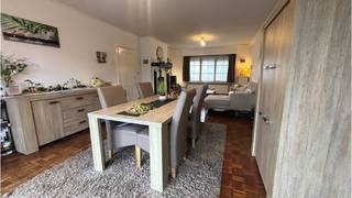 Comfortabele en karaktervolle 3-slaapkamerwoning met GARAGE en zuidgerichte TUIN, op een uitstekende ligging in een doodlopende straat in...