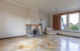 Woonst met een leuke tuin op een toplocatie.Nabij invalswegen, openbaar vervoer, station, winkels en scholen.Deze te renoveren woning biedt u op het...