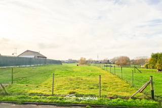 VALIMMAS verkoopt deze prachtig gelegen grond in woongebied, 08 are 63 ca groot, en ideaal georiënteerd naar het zuidwesten !...