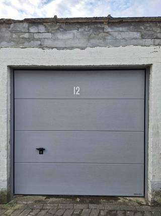 Garagebox te koop in centrum MortselDeze garagebox bevindt zich in het centrum ter hoogte van Mechelsesteenweg 56-58, 2640 Mortsel, op een rustig...