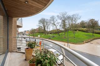 De Panne: Instapklaar appartement met 2 slaapkamers en 2 terrassen te koop in het centrum met open zicht – Residentie Fantasia Bent u op zoek naar...