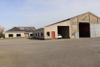 Het betreft de bedrijfsgebouwen, kantoren en twee woningen van een bedrijf actief in lijnzaad en graszaadverwerking en opslag van granen.Het oudste...
