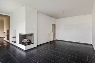 This apartment is located in the sought-after Neerlandwijk, a residential area known for its green and tranquil character. With the popular Van...