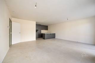 NIEUWBOUW APPARTEMENT MET PRIVATIEVE TUIN IN MORTSEL In een rustige en vlot bereikbare omgeving in Mortsel bevindt zich dit energiezuinige...