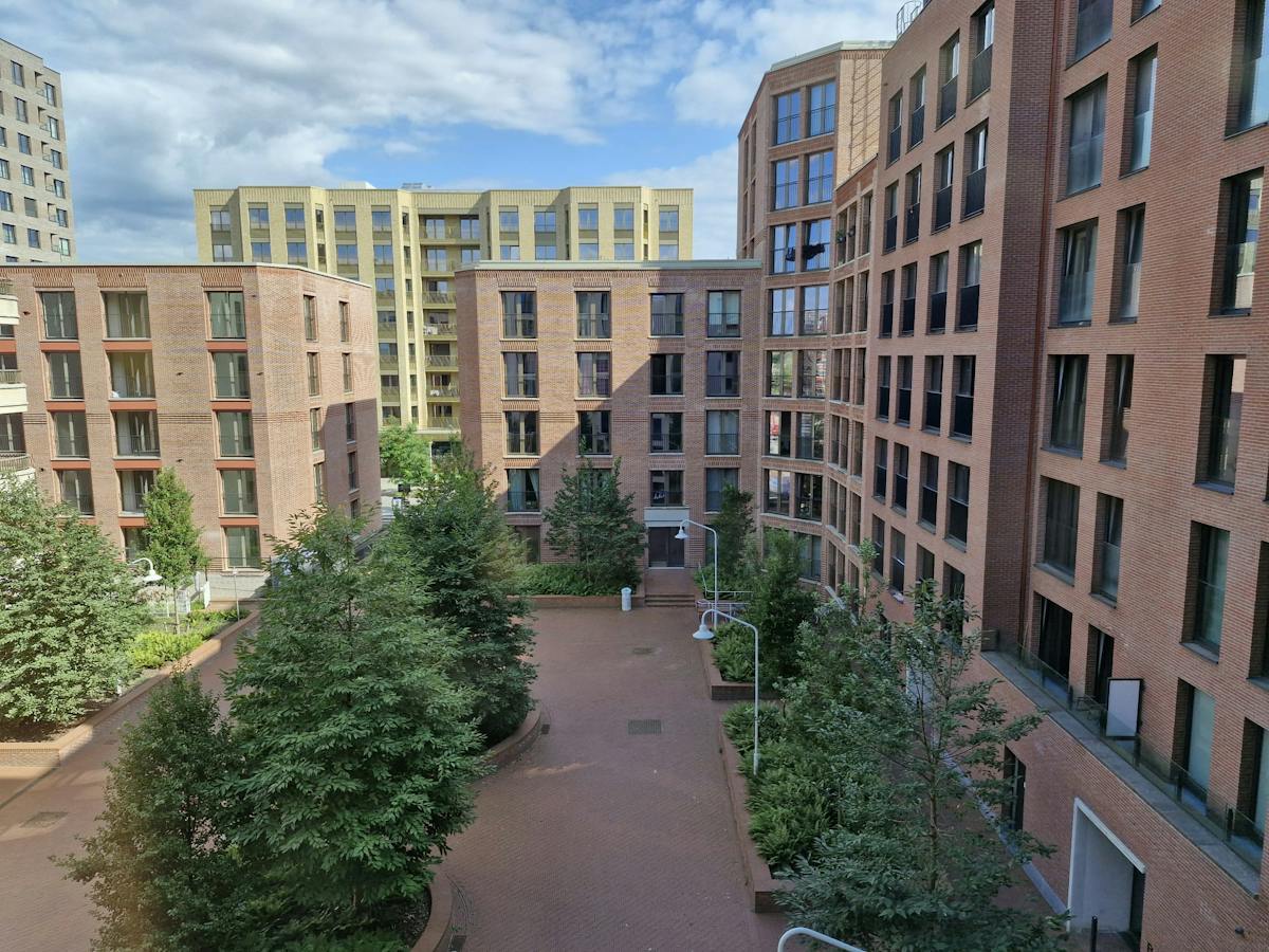 Modern en lichtrijk 2-slaapkamerappartement te Tour&Taxis - foto 4