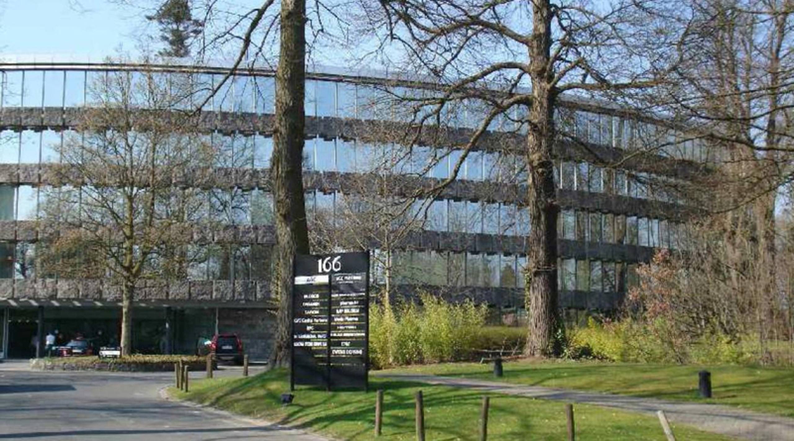 Commercial for rent in Watermael-Boitsfort - photo 1