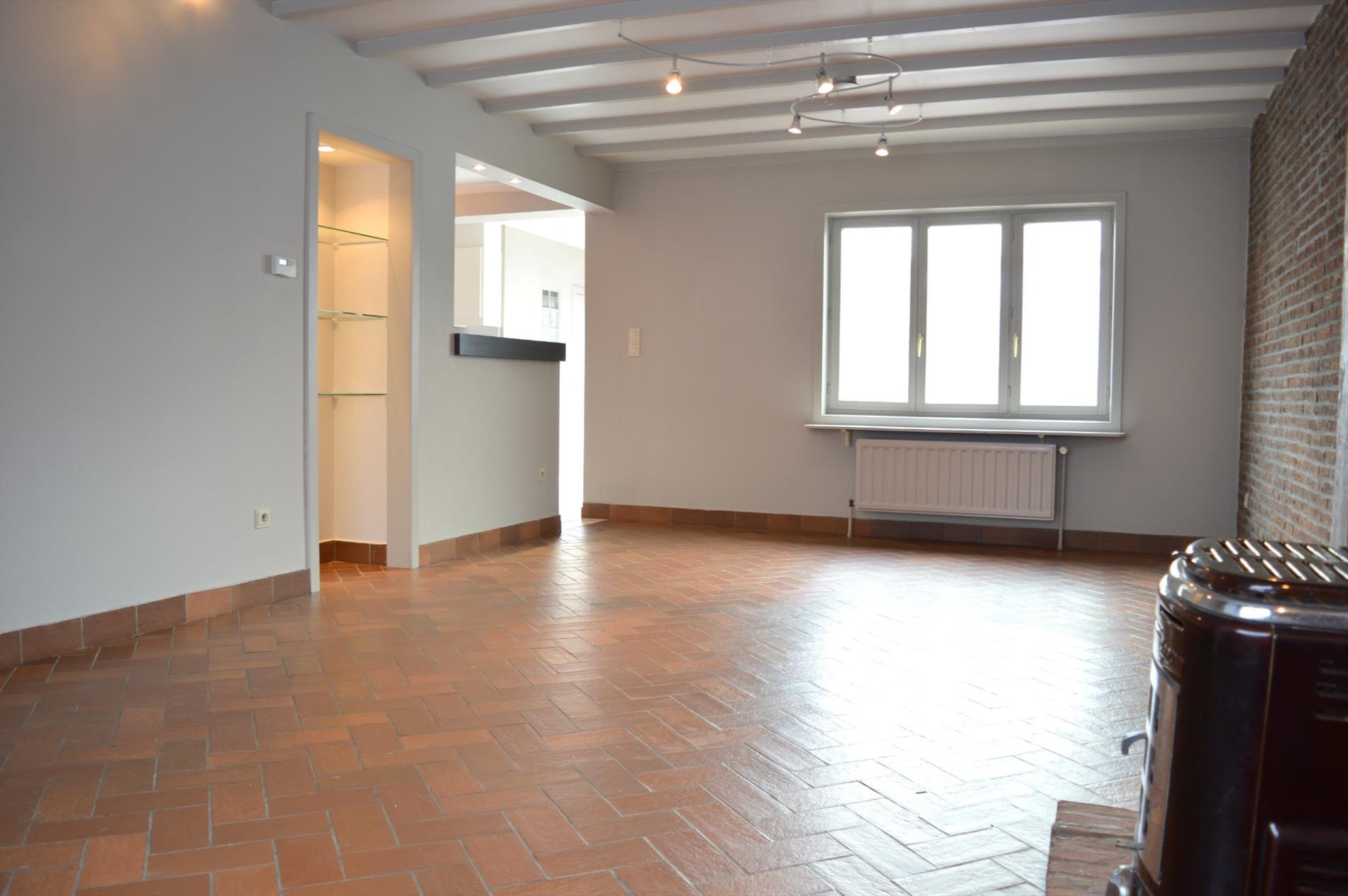 Verzorgde rijwoning dichtbij het centrum van Heule - foto 4