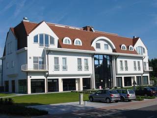 Duplex penthouse ( 279 m2 ) + extra bureelruimte ( 77 m2 ) op gelijkvloers uitkijkend op de tuin .Prachtige penthouse gelegen op één van de mooiste...