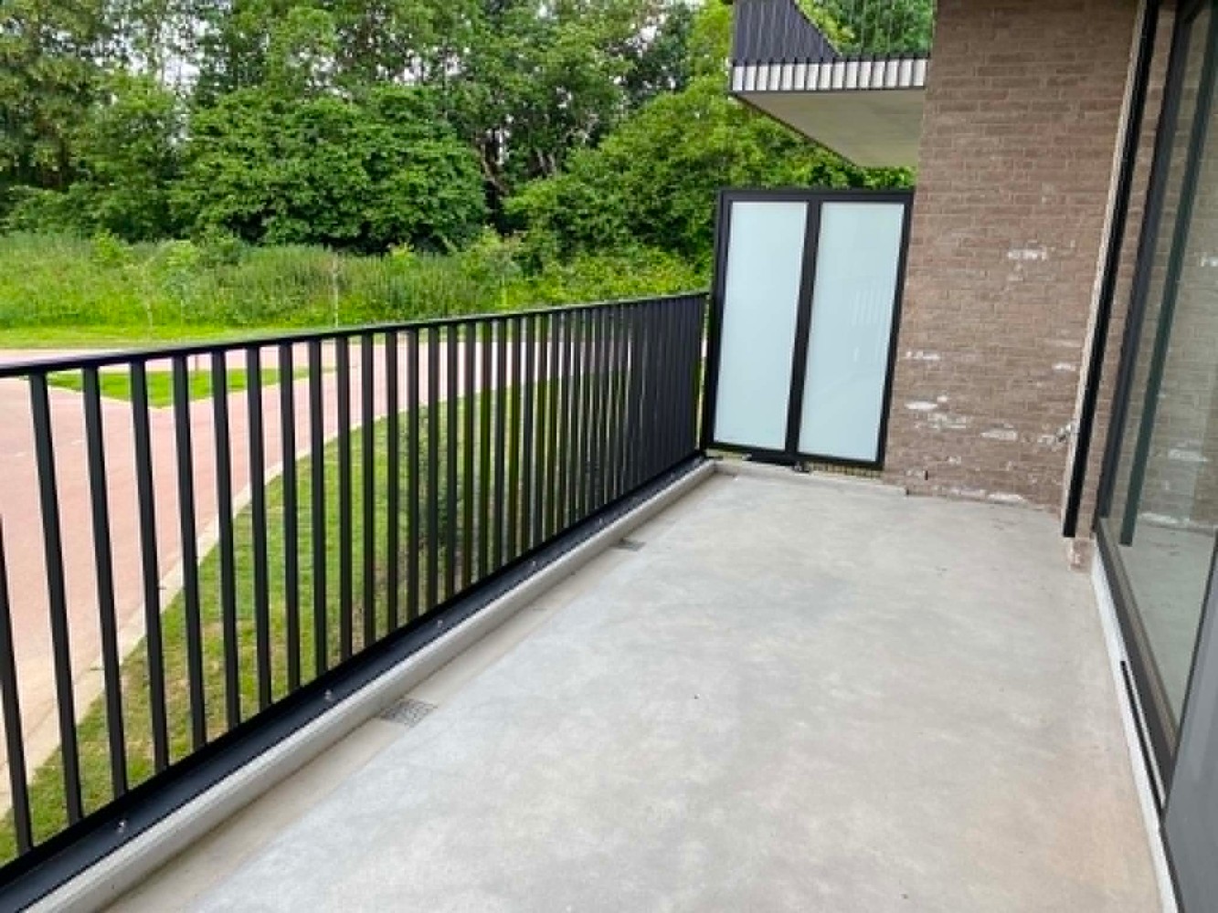 Te huur: volledig instapklaar, energiezuinig en modern appartement met 2 slaapkamers met grote parking met berging - photo 5