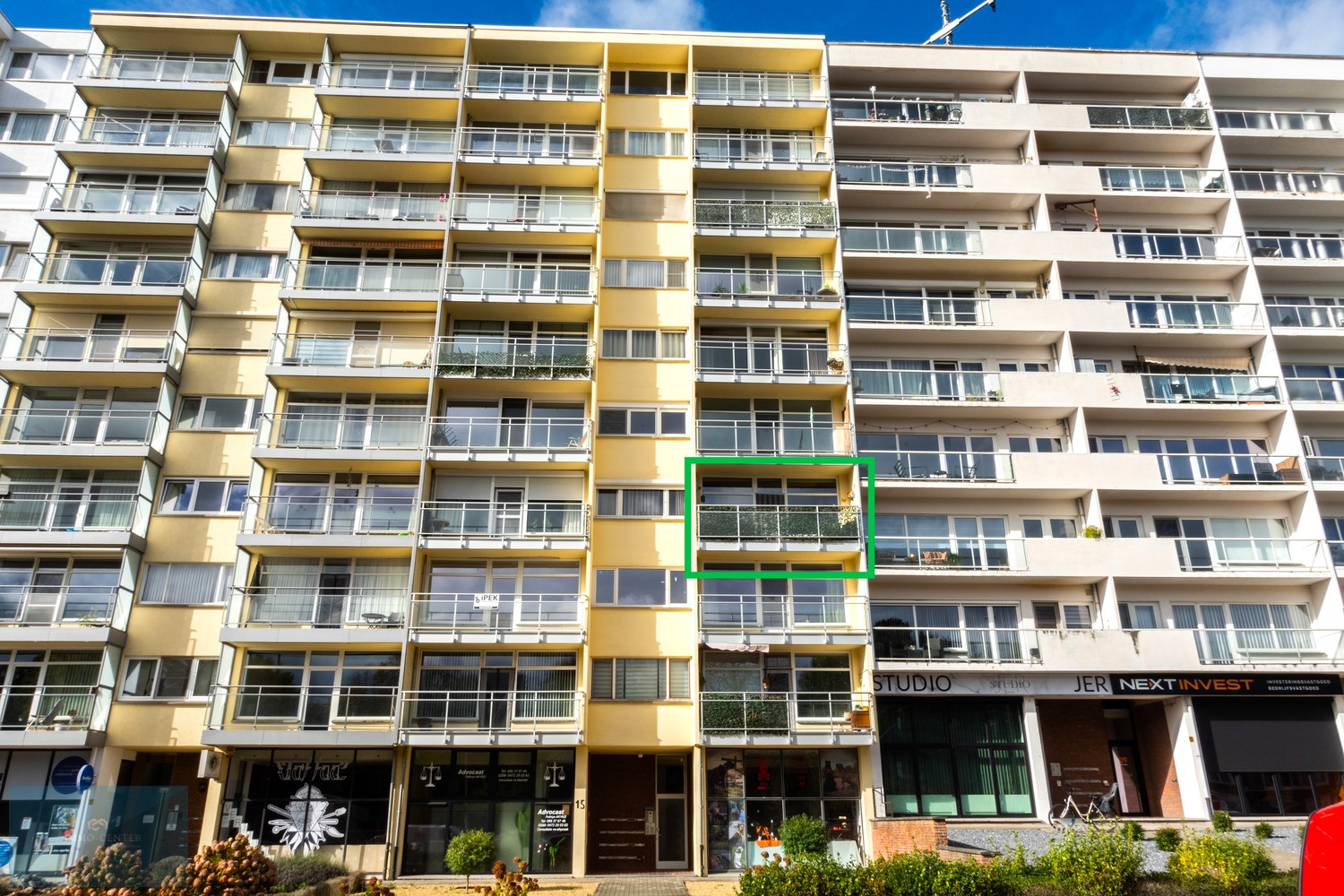 Instapklaar 2-slaapkamerappartement met terras op topligging in Genk - foto 1