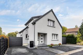 House for sale in Roosdaal