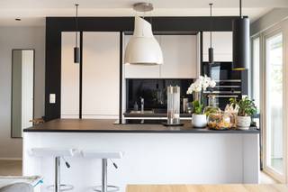 GANSHOREN, near Rivieren Castle, on the 8th floor of a well-maintained building dating from the 1960s, discover this magnificent ± 75m²...