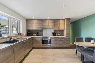 ALTRO VASTGOED VERKOOPT! In de Twaalfbunderstraat 29 te Brakel vind je deze instapklare, volledig gerenoveerde woning in een rustige en...