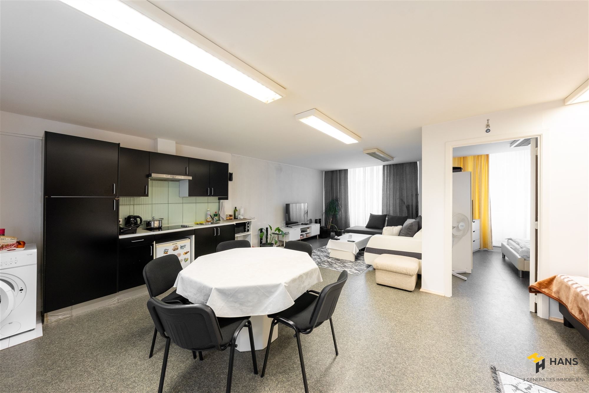 Opbrengsteigendom (232 m²) bestaande uit 4 kamers en 1 appartement  in Deurne - foto 3